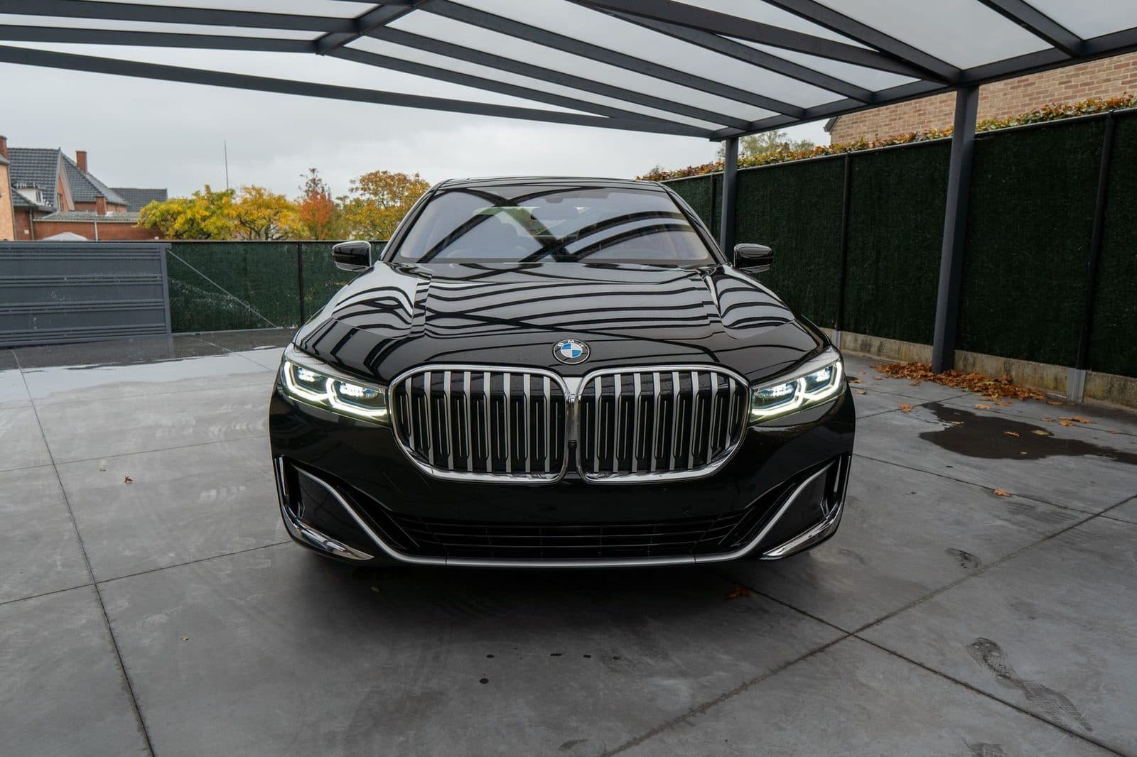 BMW 740d xDrive in Saphirschwarz metallic
